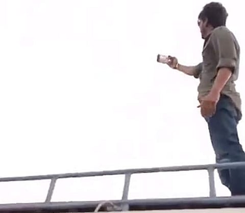 மாஸ்டர் படப்பிடிப்பு: ரசிகர்களுடன் செல்ஃபி எடுத்துக்கொண்ட விஜய் (விடியோ)