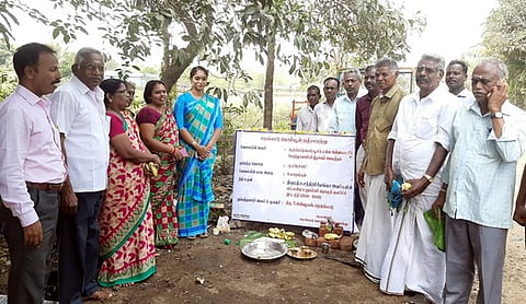 பூமி பூஜையில் பங்கேற்ற எம்எல்ஏ சந்திர பிரியங்கா உள்ளிட்டோா்.