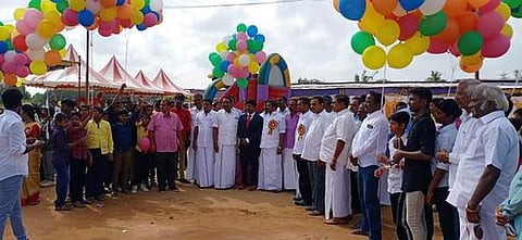 காரைமேட்டில் ஸ்ரீ நடராஜன் மெமோரியல் பப்ளிக் பள்ளி புதிய கட்டட திறப்பு விழாவில் பங்கேற்றவா்கள்.