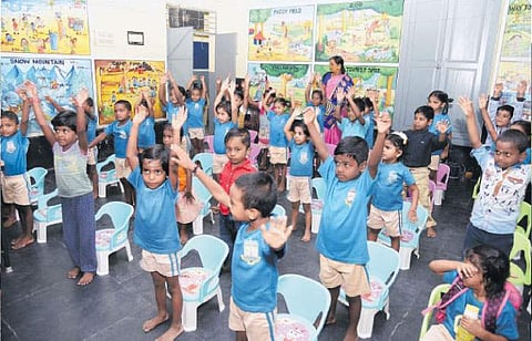 தமிழகத்தில் மழலையர் வகுப்புகளுக்கான விடுமுறை அறிவிப்பு நிறுத்தி வைப்பு