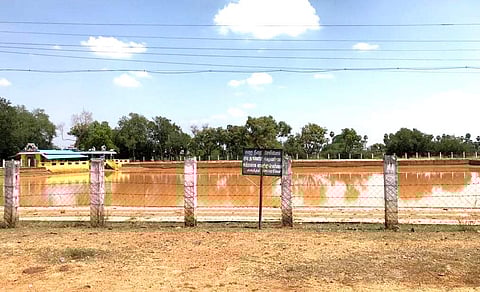 சிவகங்கை மாவட்டம் காரைக்குடி அருகே கானாடுகாத்தான் பகுதியில் உள்ள பழையூர் கிராமத்தில் 100 ஆண்டுகளுக்கும் மேல் பராமரித்து பாதுகாக்கப்படும் குடிநீர் ஊரணி.