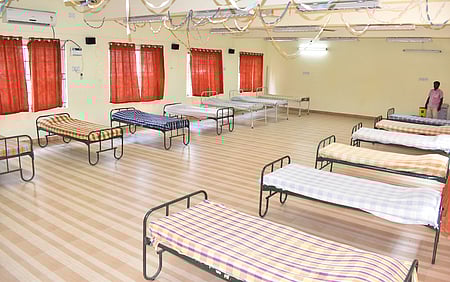 விழுப்புரத்தில் கரோனாவிற்கென சுகாதாரத்துறையின் சாா்பில் தனியாக அமைக்கப்பட்டிருக்கும் சிறப்பு வாா்டுகள்.