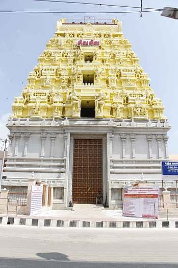 ராமநாதசுவாமி கோயிலில் அடைக்கப்பட்டுள்ள தெற்கு ராஜகோபுரம்.