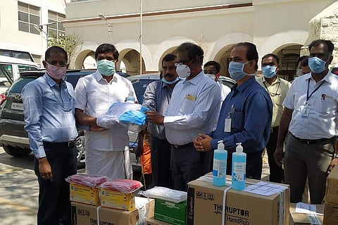 கோவை அரசு மருத்துவமனைக்கு 2 லட்சம் மதிப்பிலான மருத்துவ உபகரணங்கள் வழங்கல்