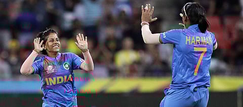 மகளிர் டி20 உலகக் கோப்பை: இறுதிச்சுற்றுக்கு முதல்முறையாக முன்னேறியது இந்திய அணி!