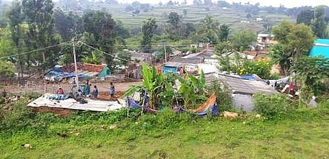 அழகிய தோற்றத்தில் பர்கூர் அருகே கொங்காடை மலை கிராமம்.