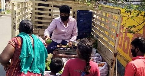 காய்கறி வியாபாரிகளாக மாறிய சுமை ஆட்டோ உரிமையாளர்கள்