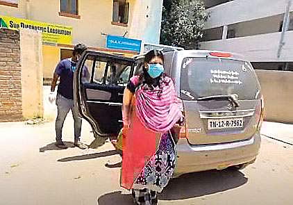 ஊரடங்கில் இலவச போக்குவரத்து உதவி