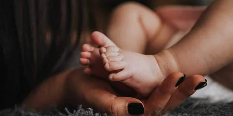 கர்நாடகத்தில் கரோனா பாதித்த பெண்ணுக்கு ஆரோக்கியமான குழந்தைப் பிறந்தது!