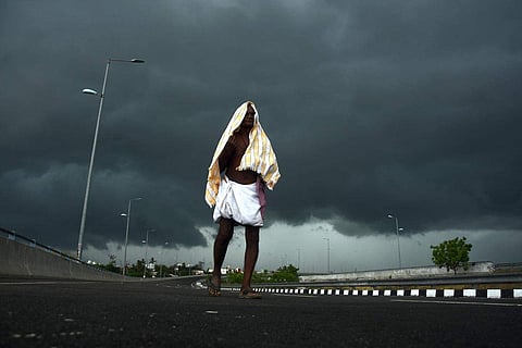 சென்னையில் இடி மின்னலுடன் மழை