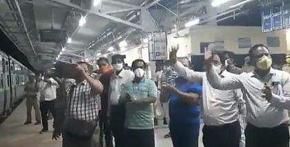 தெலங்கானாவில் இருந்து ரயிலில் 1,200 தொழிலாளர்கள் ஜார்க்கண்ட் பயணம்