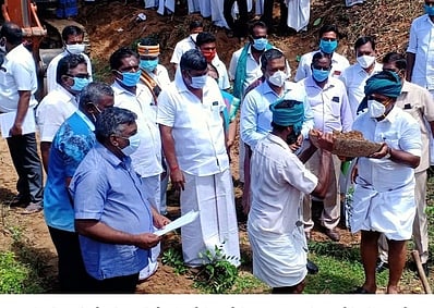 நன்னிலம் வட்டம், பில்லூரில் குடிமராமத்துப் பணிகளை தொடங்கி வைத்த அமைச்சா் ஆா். காமராஜ்.