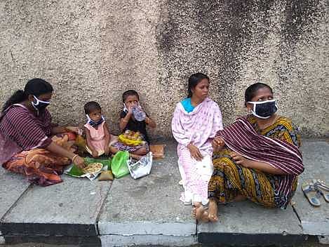 காப்பக கண்காணிப்பாளா் அடித்துதுன்புறுத்துவதாக பெண்கள் புகாா்