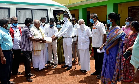 ரெட் கிராஸ் சொசைட்டி சார்பில் மாற்றுத்திறனாளி, எச்.ஐ.வி குழந்தைகளுக்கு நிவாரணம்