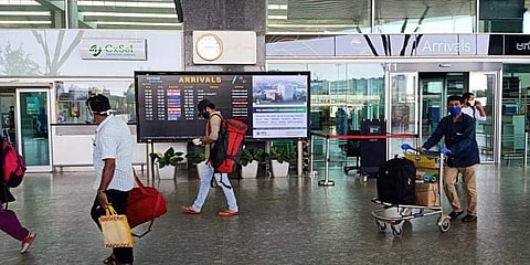 விமான சேவை தொடங்கிய முதல் நாளிலேயே பல விமானங்கள் ரத்து