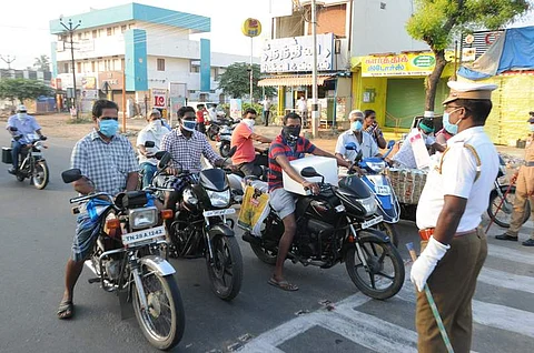 ஊரடங்கு உத்தரவுகளை மீறியதாக 5,62,233 வழக்குகள்