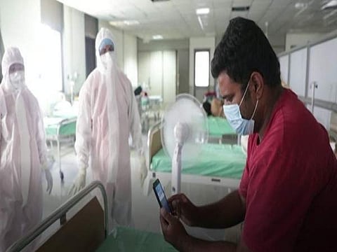 ஆமதாபாத்: குடும்பத்தினருடன் பேச கரோனா நோயாளிகளுக்கு விடியோ கால் வசதி