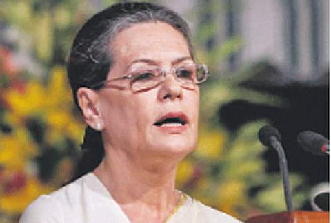 தில்லியில் காற்று மாசு அதிகரிப்பு: கோவா சென்றாா் காங்கிரஸ் தலைவா் சோனியா காந்தி