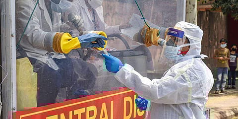 ஆந்திரத்தில் பாதிப்பு 2 ஆயிரத்தைத் தாண்டியது; கர்நாடகத்தில் 858 பேருக்கு கரோனா