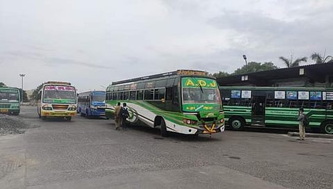 விழுப்புரம் மாவட்டத்தில் தனியார் பேருந்துகள் இயக்கம் தொடங்கியது