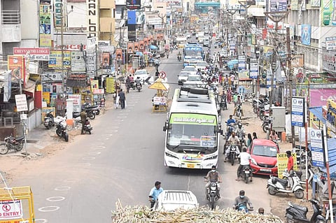 79 நாள்களுக்கு பிறகு ஈரோட்டில் தனியார் பேருந்துகள் இயக்கம்