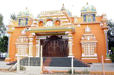 குந்துகாலில் கடல் அரிப்பால் சேதமுறும் விவேகானந்தர் மணிமண்டபம்!