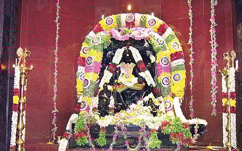 பிறை சூடிய ஆதி குரு!