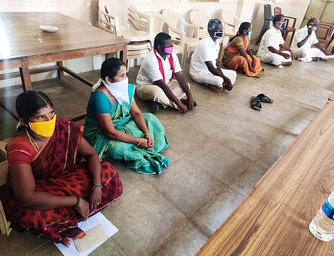 அந்தியூரில் திமுக, கம்யூ. ஒன்றியக் குழு உறுப்பினர்கள் போராட்டம் 