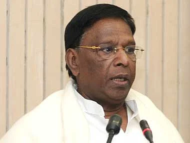 ஆளுநர் கிரண் பேடியால் 4 ஆண்டுகளாக வேதனை தான்: புதுவை முதல்வர் குற்றச்சாட்டு