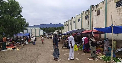 கம்பம் உழவர் சந்தைக்கு காய்கனி வரத்து அதிகரிப்பு