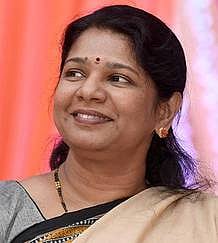 மக்களின் உணா்வுகளுக்கு மதிப்பளிக்க வேண்டும்: கனிமொழி எம்.பி.