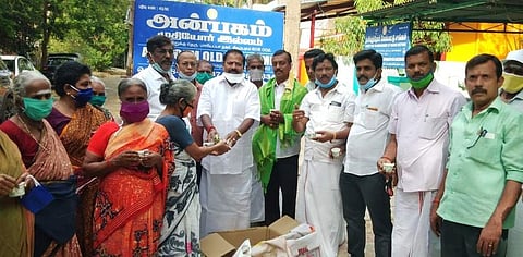 மூப்பனார் பேரவை சார்பில் முதியோர் இல்லத்திற்கு நலத்திட்ட உதவி வழங்கும் நிகழ்ச்சி