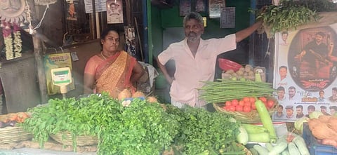 காய்கறிக் கடையானது, 25 ஆண்டு தேநீர்க் கடை: கரோனா கைங்கர்யம்