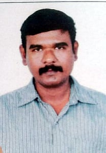 பொது முடக்க வறுமையால் பெற்றோா்களை இழந்து தவிக்கும் மகன்கள்