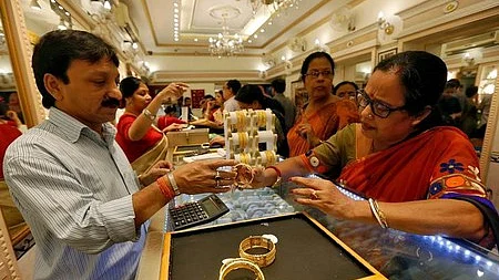 புதிய உச்சத்தை நோக்கி தங்கம் விலை! இன்றைய நிலவரம்!