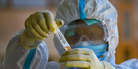 அறிகுறி இல்லாத கரோனா நோயாளிகள் வீட்டில் இருக்கலாம்