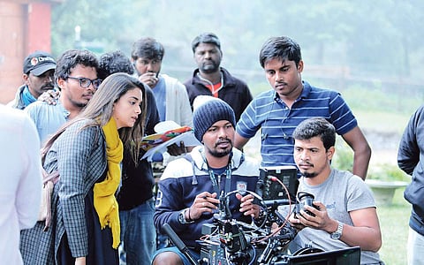 எளிமையாக படம் எடுப்பது கஷ்டம்!