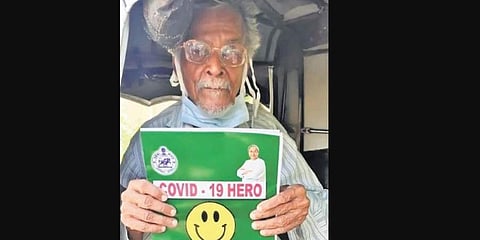 கரோனாவை வென்ற முதியவர் மனைவியை இழந்த சோகம்