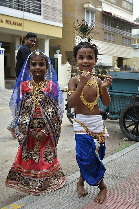மகா விஷ்ணுவின் எட்டாவது அவதாரம் கிருஷ்ணாவதாரம். அதுவே கிருஷ்ண ஜெயந்தி பண்டிகையாக நாடு முழுவதும் கொண்டாடப்பட்டு வருகிறது.