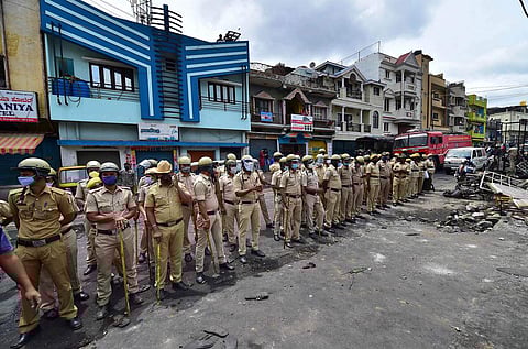 போலீஸார் 