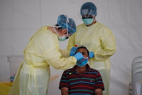 சிங்கப்பூா்: மேலும் 61 பேருக்கு பாதிப்பு