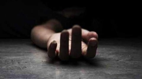 ஆன்லைன் விளையாட்டில் பணம் இழப்பு: தனியாா் நிறுவன ஊழியா் தற்கொலை