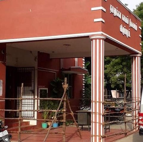 கரோனா தொற்றால் மூடப்பட்ட காவல் நிலையம்