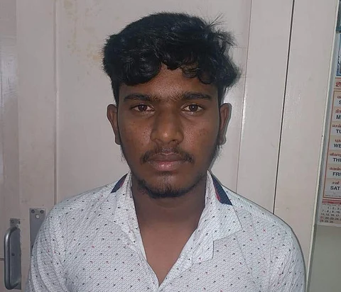 இ-பாஸ் பெற்றுத்தரப்படும் என கவர்ச்சிகர விளம்பரம் வெளியிட்டு பணமோசடியில் ஈடுபட்டவர்