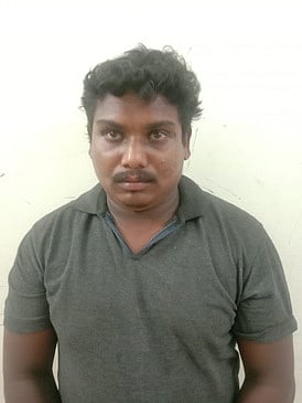 மினி லாரியில் கடத்திய  ரூ.5.25 லட்சம் குட்கா பறிமுதல்