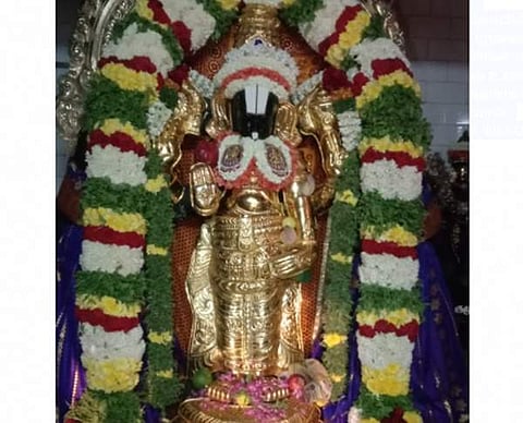 தங்கக் காப்பு அலங்காரத்தில் போடி ஸ்ரீநிவாசபெருமாள்