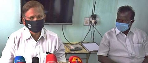 சங்ககிரி திமுக ஒன்றிய அலுவலகத்தில் செய்தியாளர்களிடத்தில் சனிக்கிழமை பேசுகிறார் சேலம் மேற்கு மாவட்ட செயலர் (பொ) டி.எம்.செல்வகணபதி.