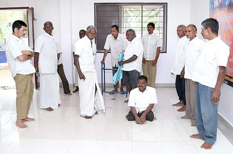 தேனி மனித நேயக் காப்பத்தில் வசித்து வரும் ஆதரவற்ற முதியவர்கள்