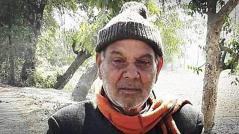 உத்தரப்பிரதேசத்தில் நிலத்தகராறில் முன்னாள் எம்.எல்.ஏ ஒருவர் அடித்துக் கொலை செய்யப்பட்ட அதிர்ச்சி சம்பவம் நடந்துள்ளது.