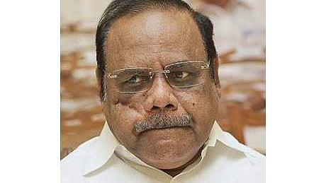 முன்னாள் பேரவைத் தலைவா் தனபால்.